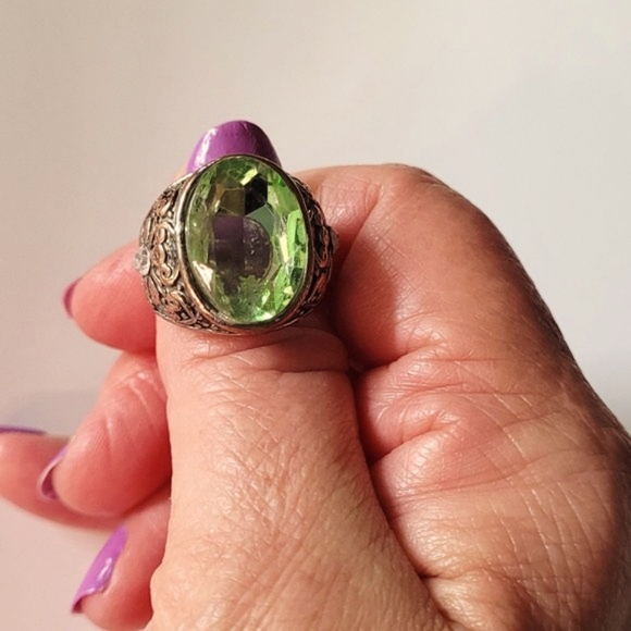 Bohemian Style Light Green Mock Periodot Statement Ring Size 9 - Picture 2 of 16